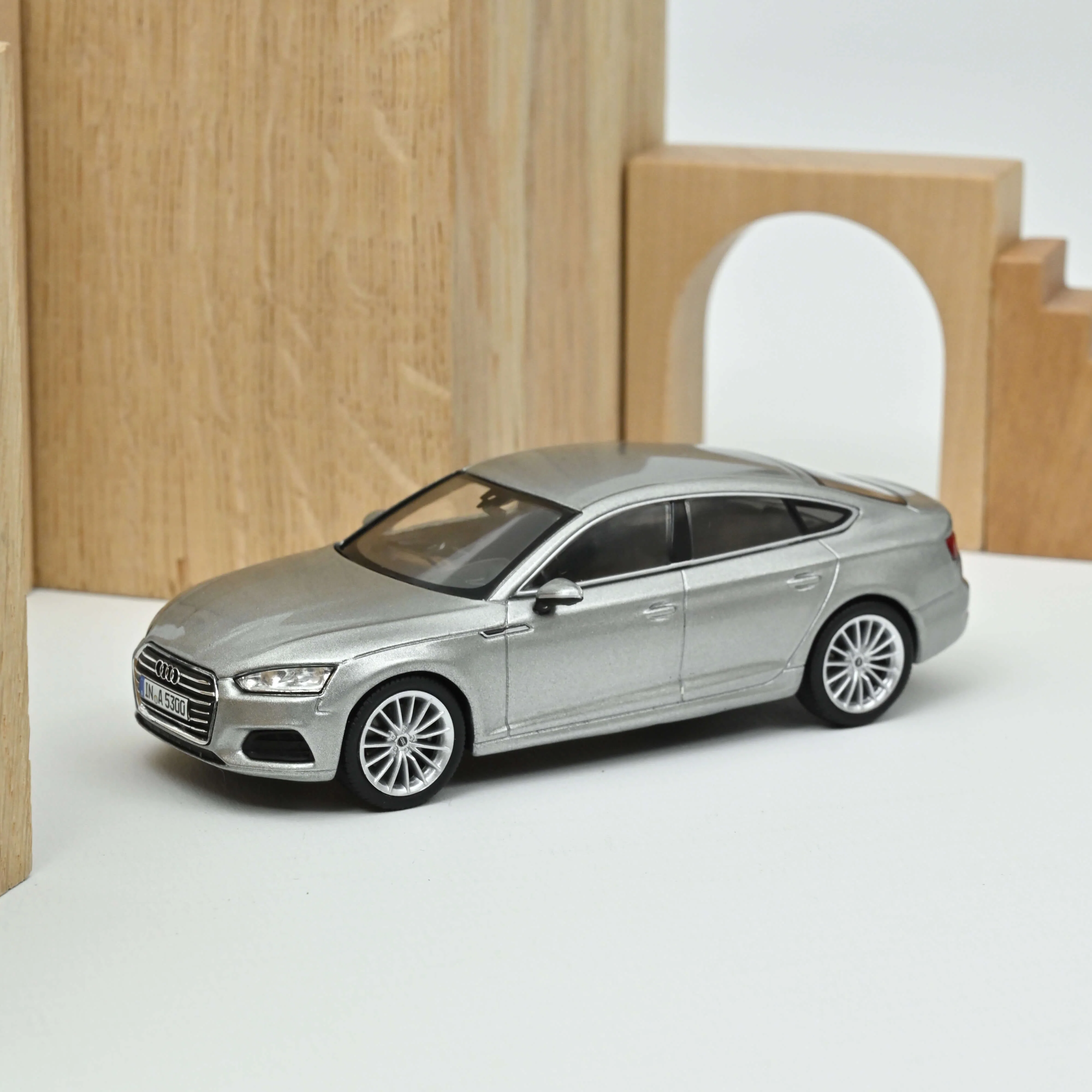 Miniature 1
