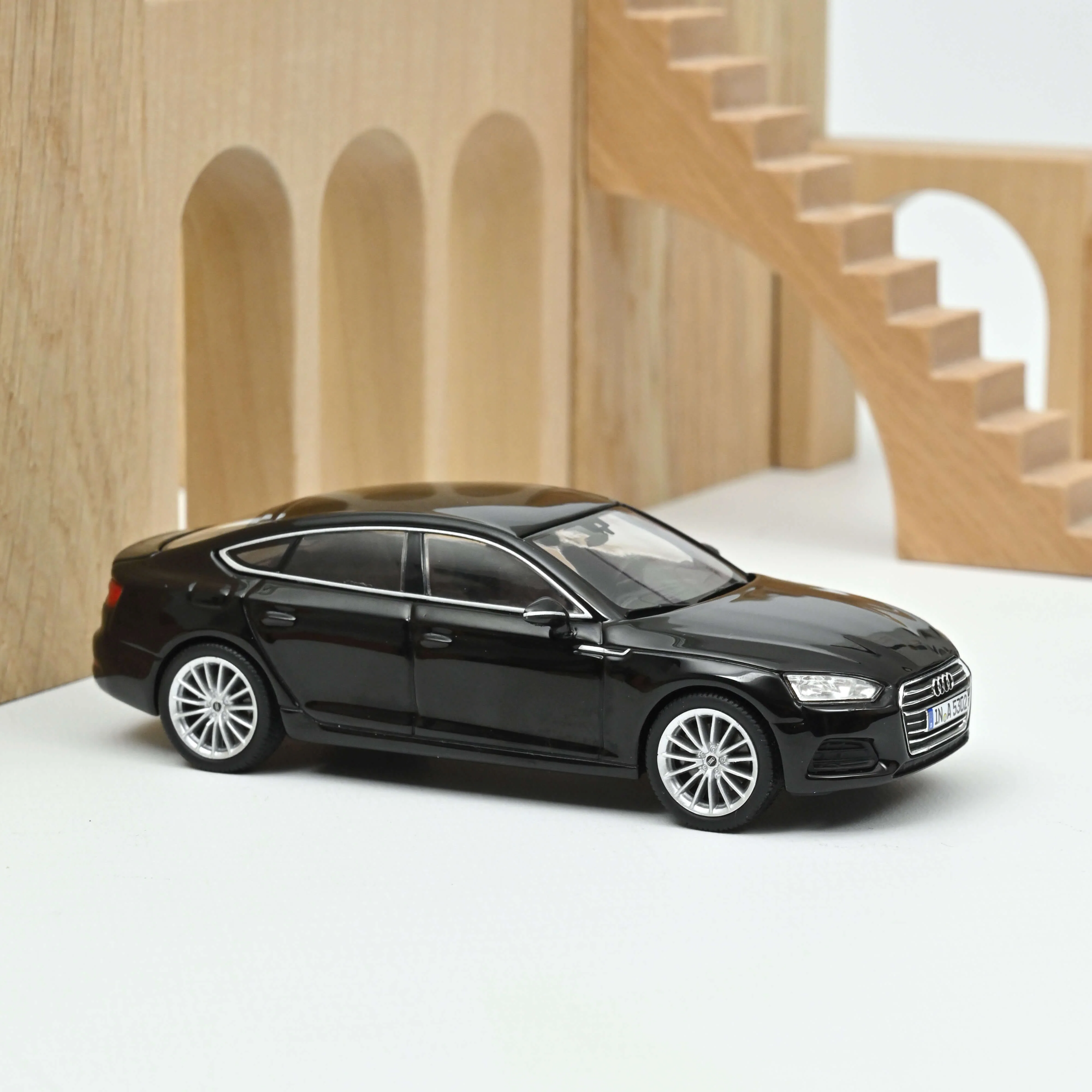 Miniature 1