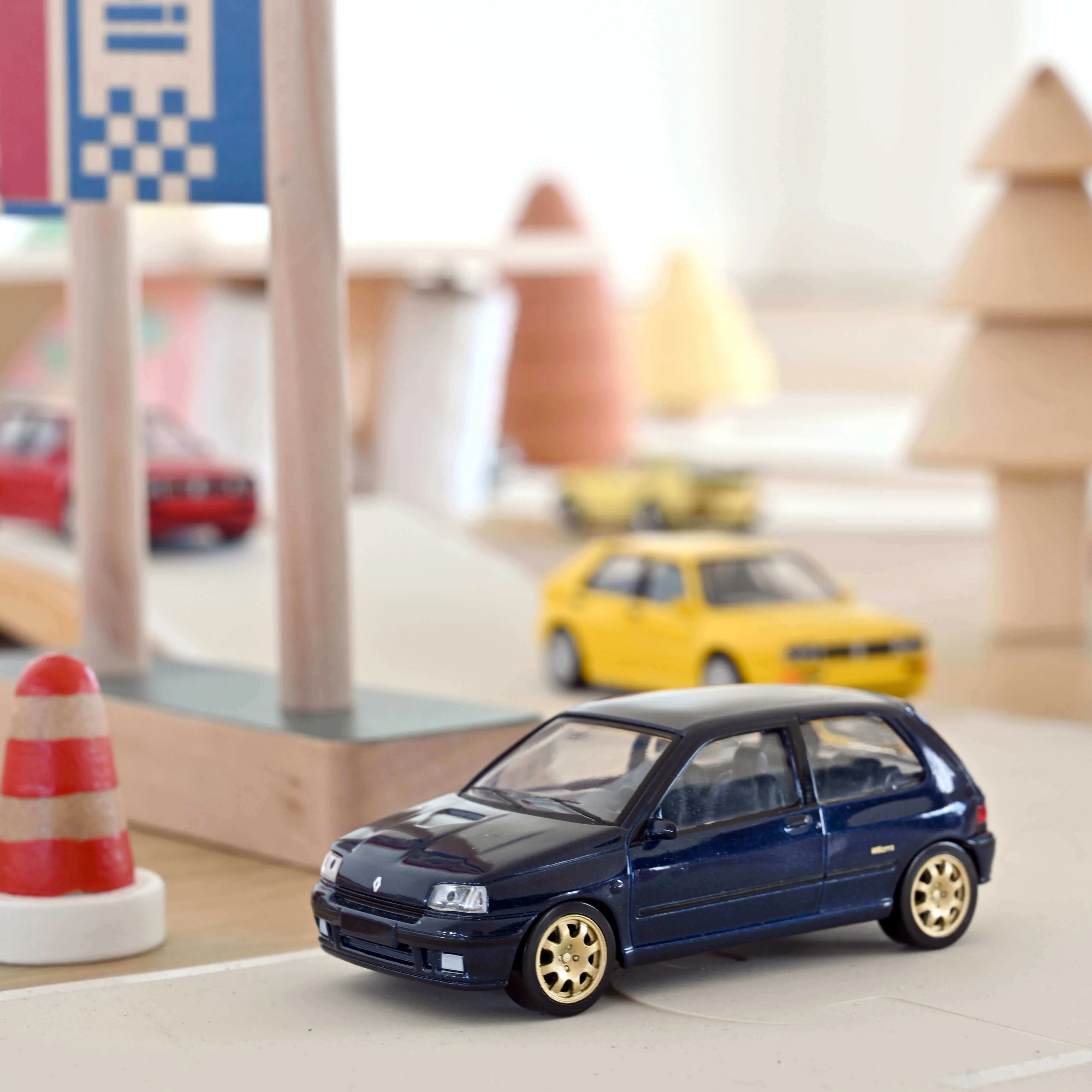 Miniature 1