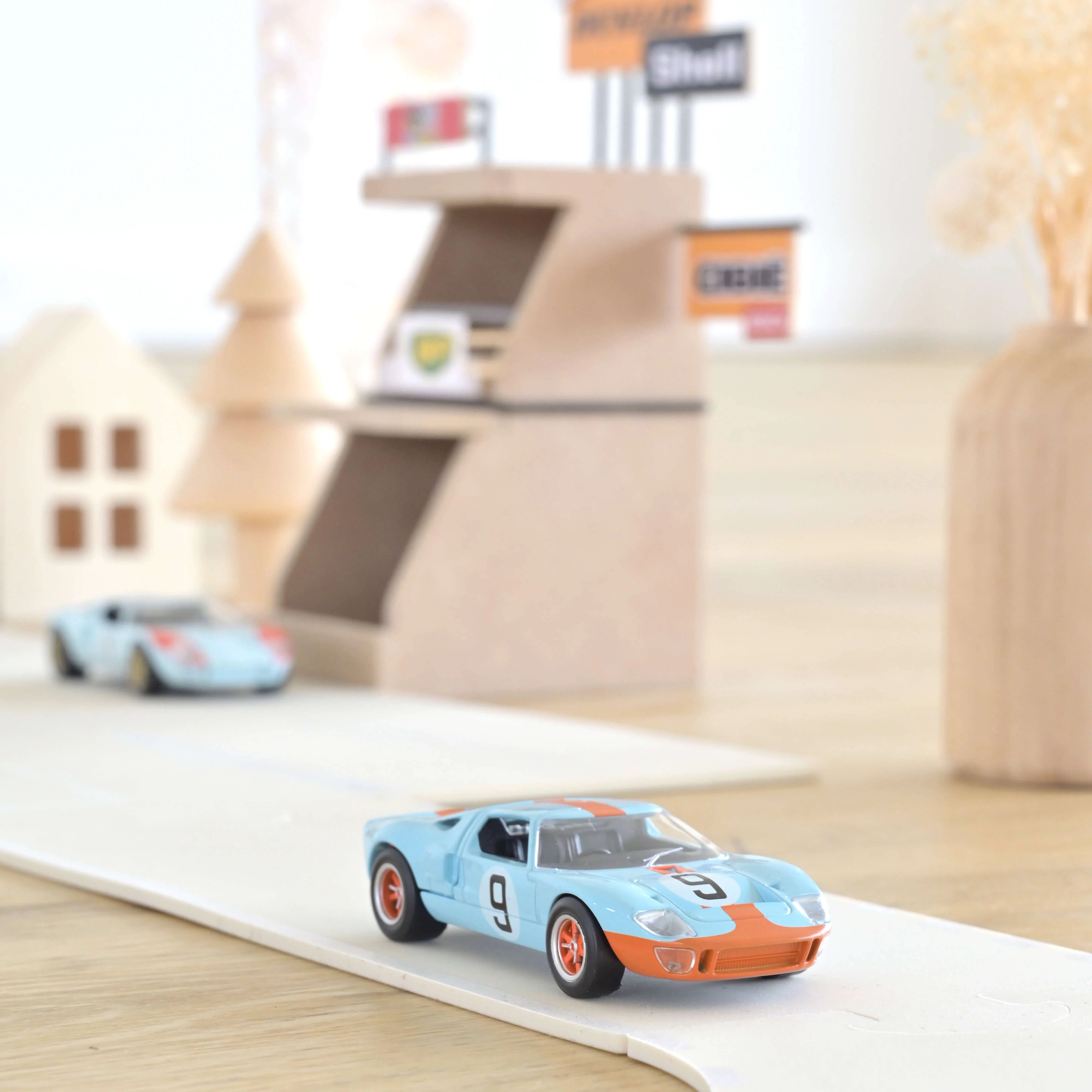 Miniature 1